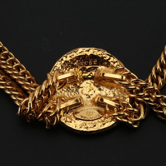 Chanel Vintage 31 Rue Cambon Medallion Choker Necklace - Picture 3 of 7